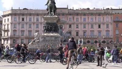 Scene from Milano, Bike Strike di Fridays for Future in Duomo: "Basta false promesse"