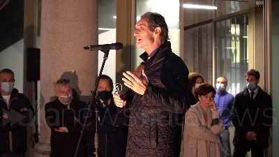 Scene from Green Pass, in centinaia al Memoriale della Shoah a Milano contro strumentalizzazione