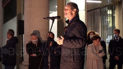 Scene from Green Pass, in centinaia al Memoriale della Shoah a Milano contro strumentalizzazione