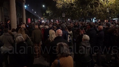 Scene from Green Pass, in centinaia al Memoriale della Shoah a Milano contro strumentalizzazione