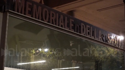 Scene from Green Pass, in centinaia al Memoriale della Shoah a Milano contro strumentalizzazione