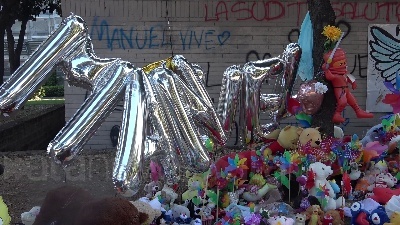 Scene from Incidente Casal Palocco, il quartiere si stringe intorno a Manuel