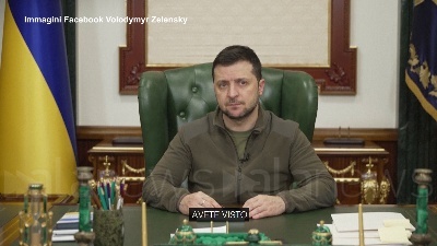 Scene from Ucraina, Zelensky: "Il bombardamento a Mariupol è la prova che il genocidio è in corso"