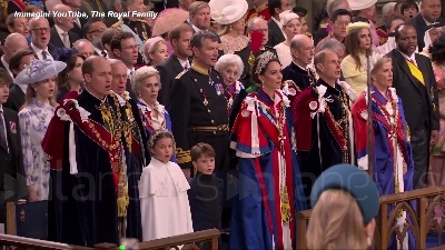 Scene from Carlo III lascia Westminster sulle note di "God save the King"