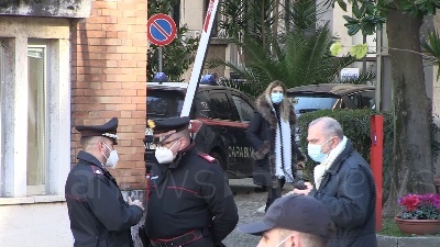 Scene from Vaccino Moderna è arrivato all'Istituto superiore di Sanità