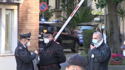 Scene from Vaccino Moderna è arrivato all'Istituto superiore di Sanità
