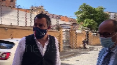 Scene from Riaperture, Salvini: "Buon senso sta prevalendo, ora anche nei ristoranti. Basta limite 4 persone"