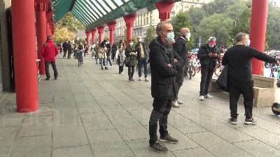 Scene from Coronavirus, test gratis a Milano: "C'è voglia di prevenzione, la gente va via soddisfatta"