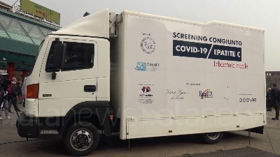 Scene from Coronavirus, test gratis a Milano: "C'è voglia di prevenzione, la gente va via soddisfatta"