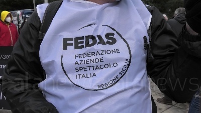 Scene from Lavoratori dello spettacolo in protesta a Palermo: "Senza ossigeno, vogliamo ripartire"
