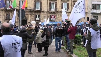 Scene from Lavoratori dello spettacolo in protesta a Palermo: "Senza ossigeno, vogliamo ripartire"