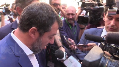 Scene from Taxi, Salvini: "Licenze? Evidente che nelle grandi città ne occorrano di più"