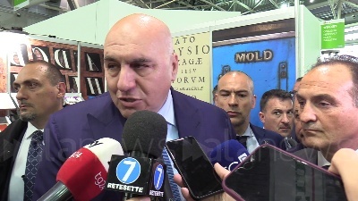 Scene from Ucraina Crosetto Guerra non conosce pause