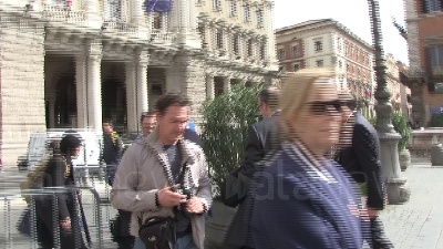 Scene from Conte riceve l'ambasciatore francese e lui: "Roma è bellissima"