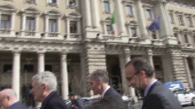 Scene from Conte riceve l'ambasciatore francese e lui: "Roma è bellissima"