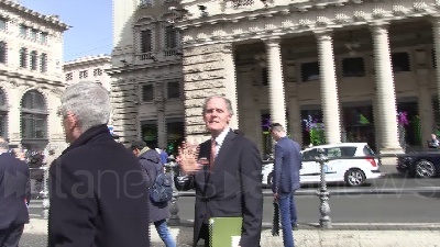 Scene from Conte riceve l'ambasciatore francese e lui: "Roma è bellissima"