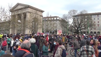 Scene from Scuola, sciopero nazionale dalla Dad: "È un metodo buono solo per riempire sacchi"