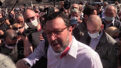 Scene from 2 giugno, Salvini: "Manifestare proprie idee è il bello della democrazia"