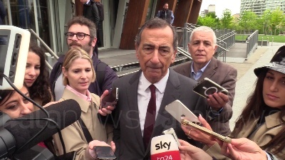 Scene from Milano, Sala: "Strano che sede Consob non sia qui"