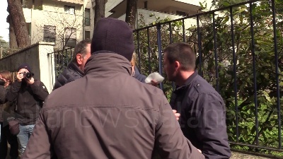 Scene from Ucraina, tensione davanti al consolato della Russia a Milano: "Russi fascisti"