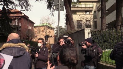 Scene from Ucraina, tensione davanti al consolato della Russia a Milano: "Russi fascisti"