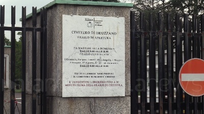 Scene from Neonata trovata morta nel cassonetto a Milano, i funerali a Bruzzano