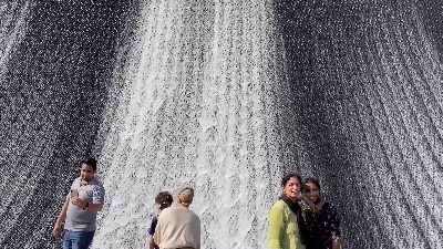 Scene from Expo Dubai 2020, lo spettacolo surreale della Water Feature