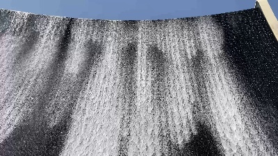 Scene from Expo Dubai 2020, lo spettacolo surreale della Water Feature