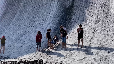 Scene from Expo Dubai 2020, lo spettacolo surreale della Water Feature