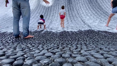 Scene from Expo Dubai 2020, lo spettacolo surreale della Water Feature