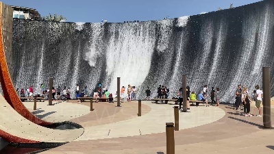 Scene from Expo Dubai 2020, lo spettacolo surreale della Water Feature