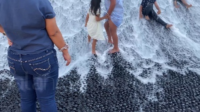 Scene from Expo Dubai 2020, lo spettacolo surreale della Water Feature