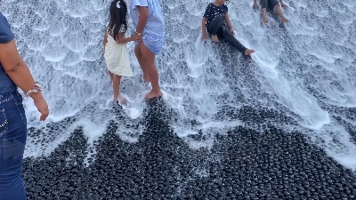 Scene from Expo Dubai 2020, lo spettacolo surreale della Water Feature