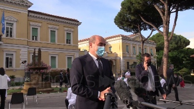 Scene from Coronavirus, Zingaretti allo Spallanzani: "Inizia nuova fase, tenere alta la guardia"
