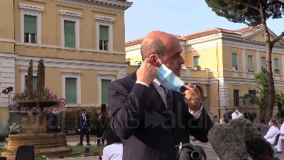 Scene from Coronavirus, Zingaretti allo Spallanzani: "Inizia nuova fase, tenere alta la guardia"