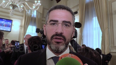 Scene from Mes, Fraccaro: "Deciderà Parlamento in base ai vantaggi"