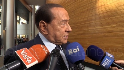 Scene from Berlusconi: "Noi alleati a Lega, ma schiena dritta"