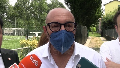 Scene from Milano, Bernardo: "Armato in ospedale? Sì ma mai in corsia"